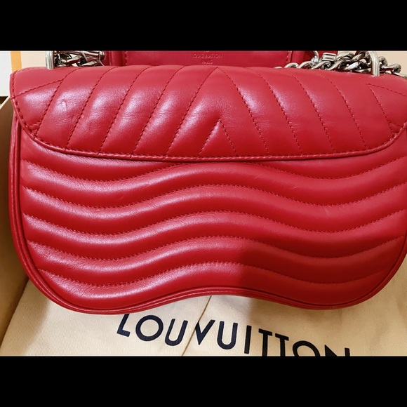 LOUIS VUITTON LV New Wave Chain Bag MM - Picture 5 of 8